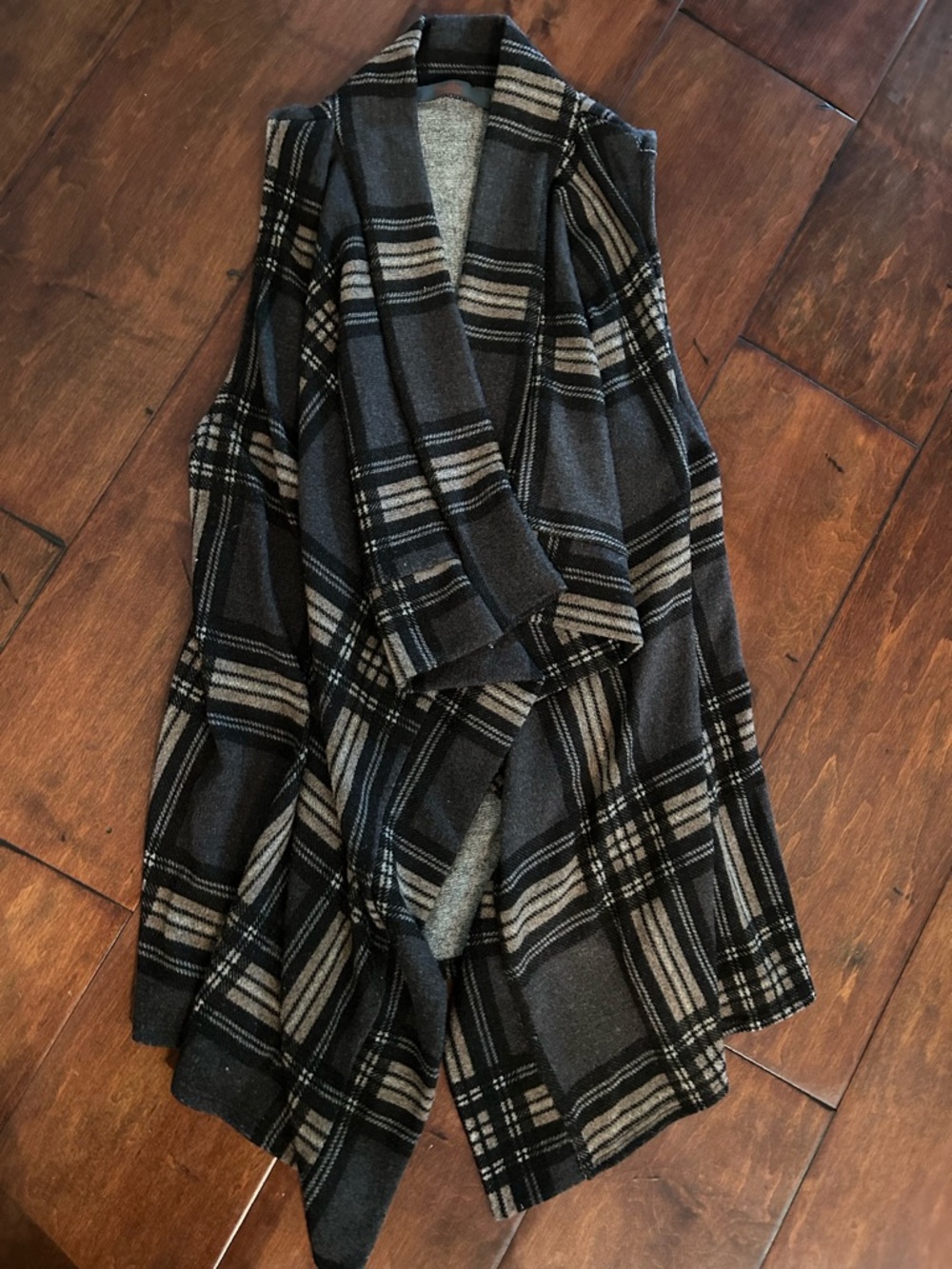 Women’s small sleeveless sweater vest/wrap (grey/black/tan)